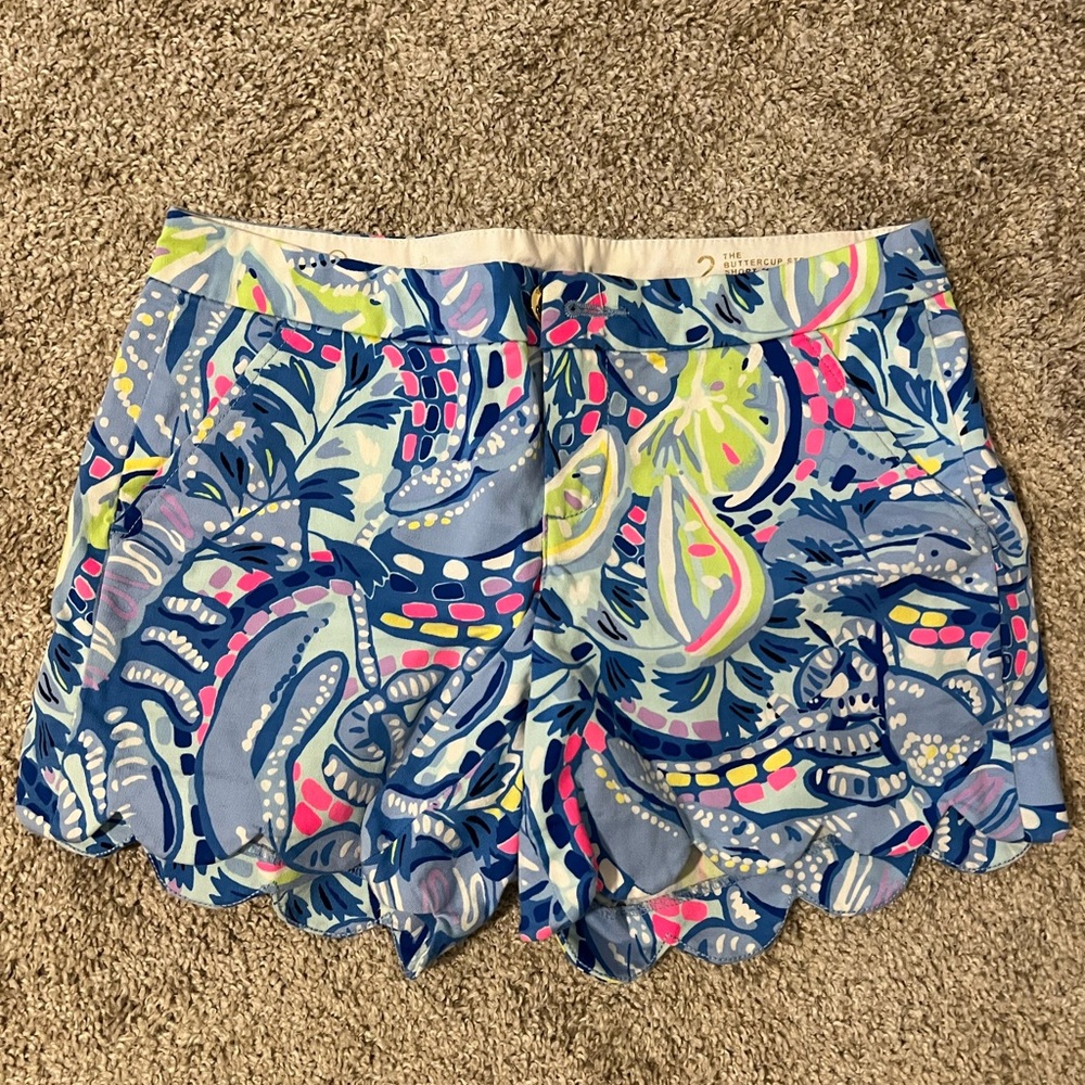 Lilly Pulitzer size 2 scalloped shorts. Worn once.